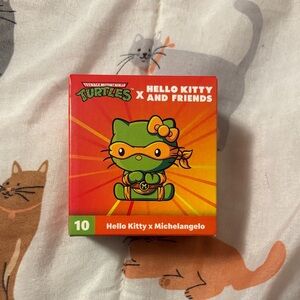 teenage mutant ninja turtles x hello kitty toy
